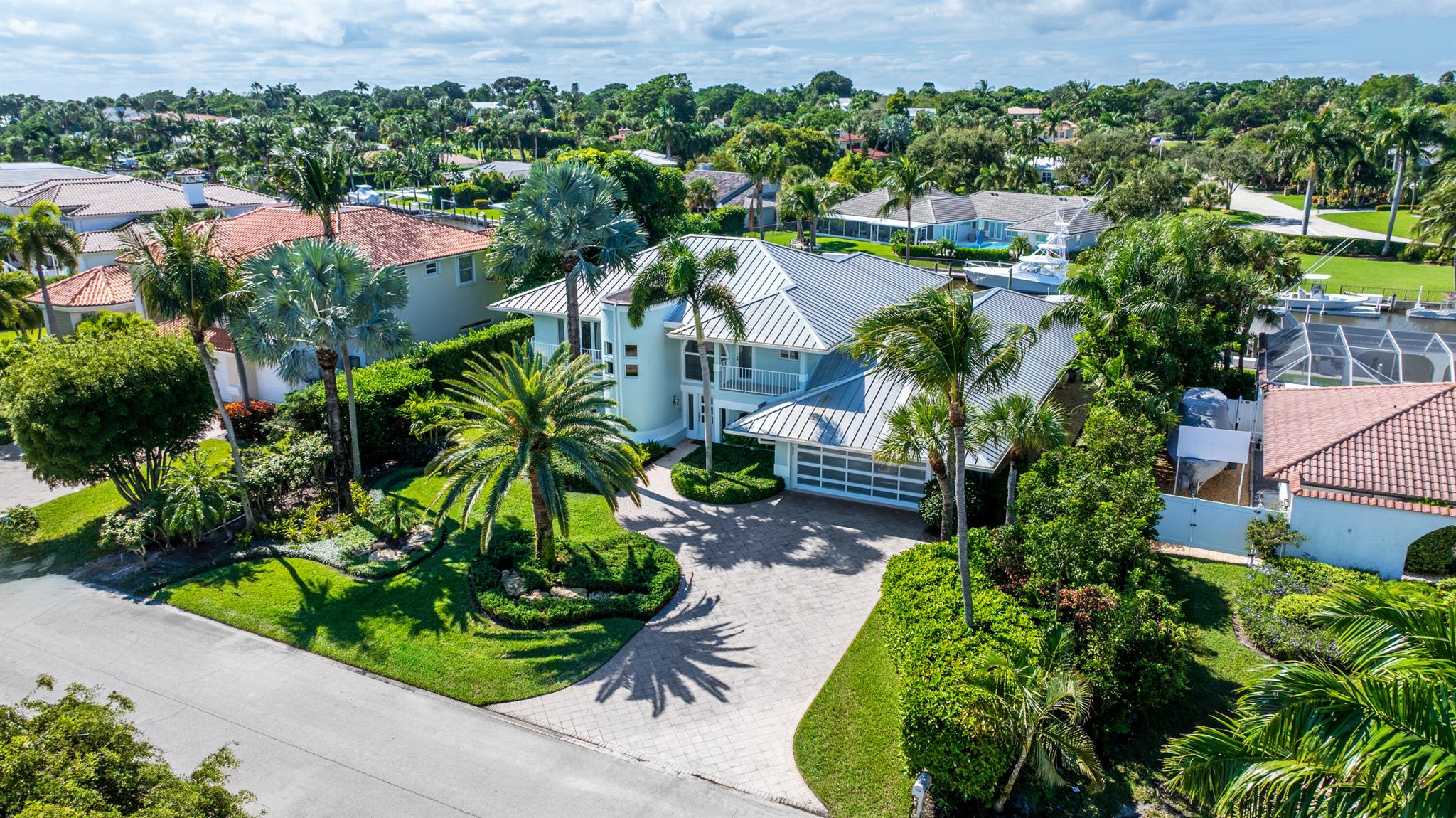 HIGH POINT ISLE - Residential