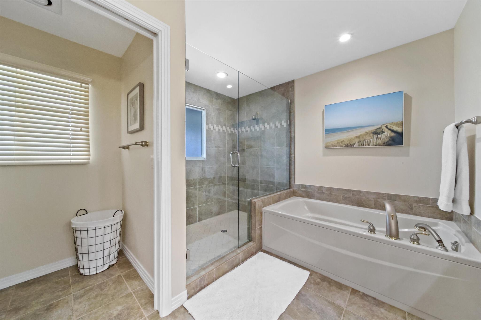 HIGH POINT ISLE - Residential