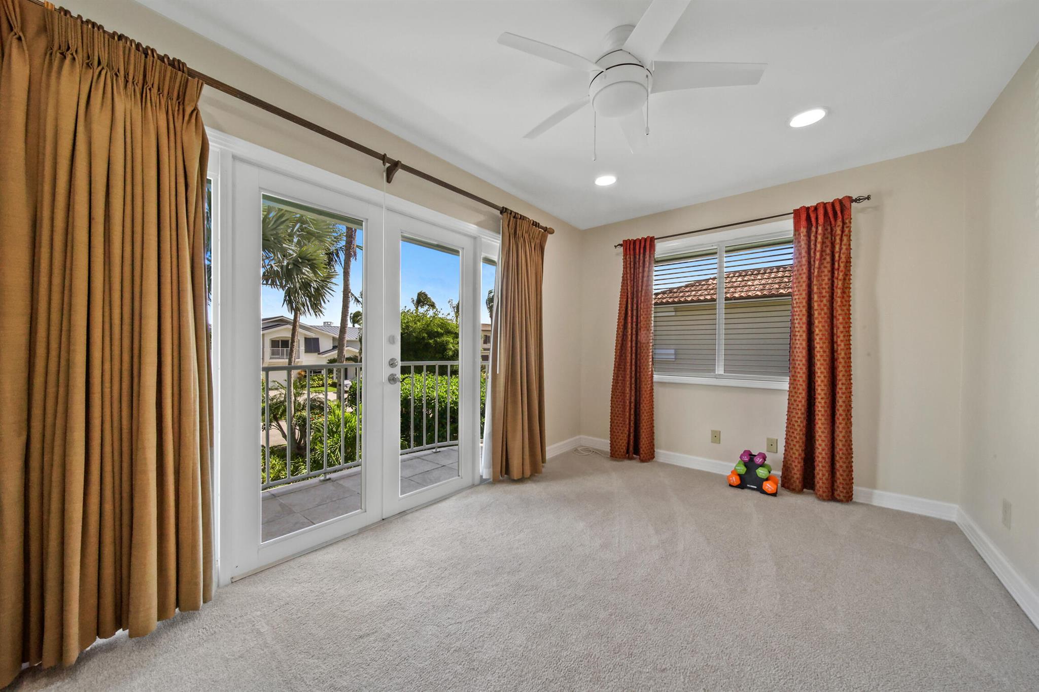 HIGH POINT ISLE - Residential