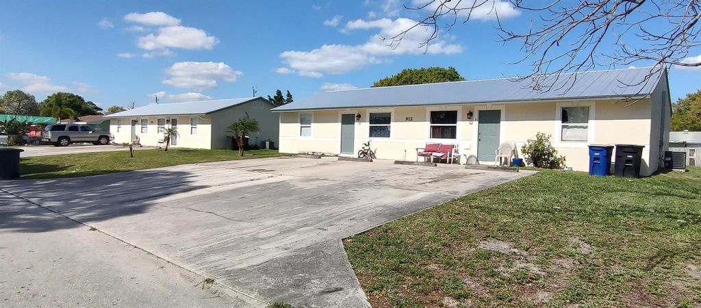 Photo of 912 Skylark Drive, Fort Pierce, FL 34982 (MLS # R10956906)