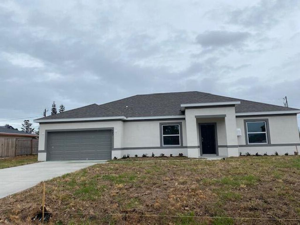 Photo of 483 SE Sunnydale Lane, Port St Lucie, FL 34983 (MLS # R11040818)