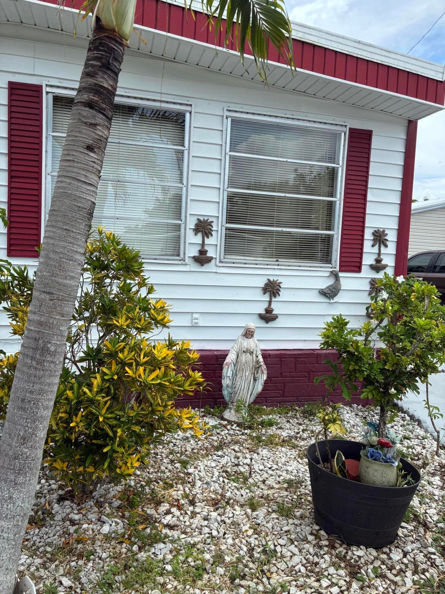8708 SW 16th Street, Davie FL 33324