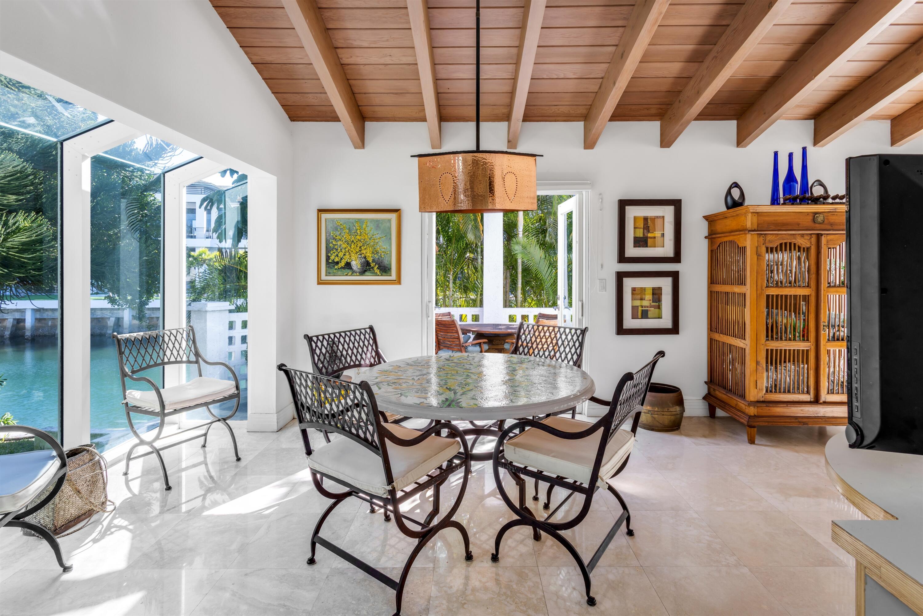 Sun N' Surf - Residential