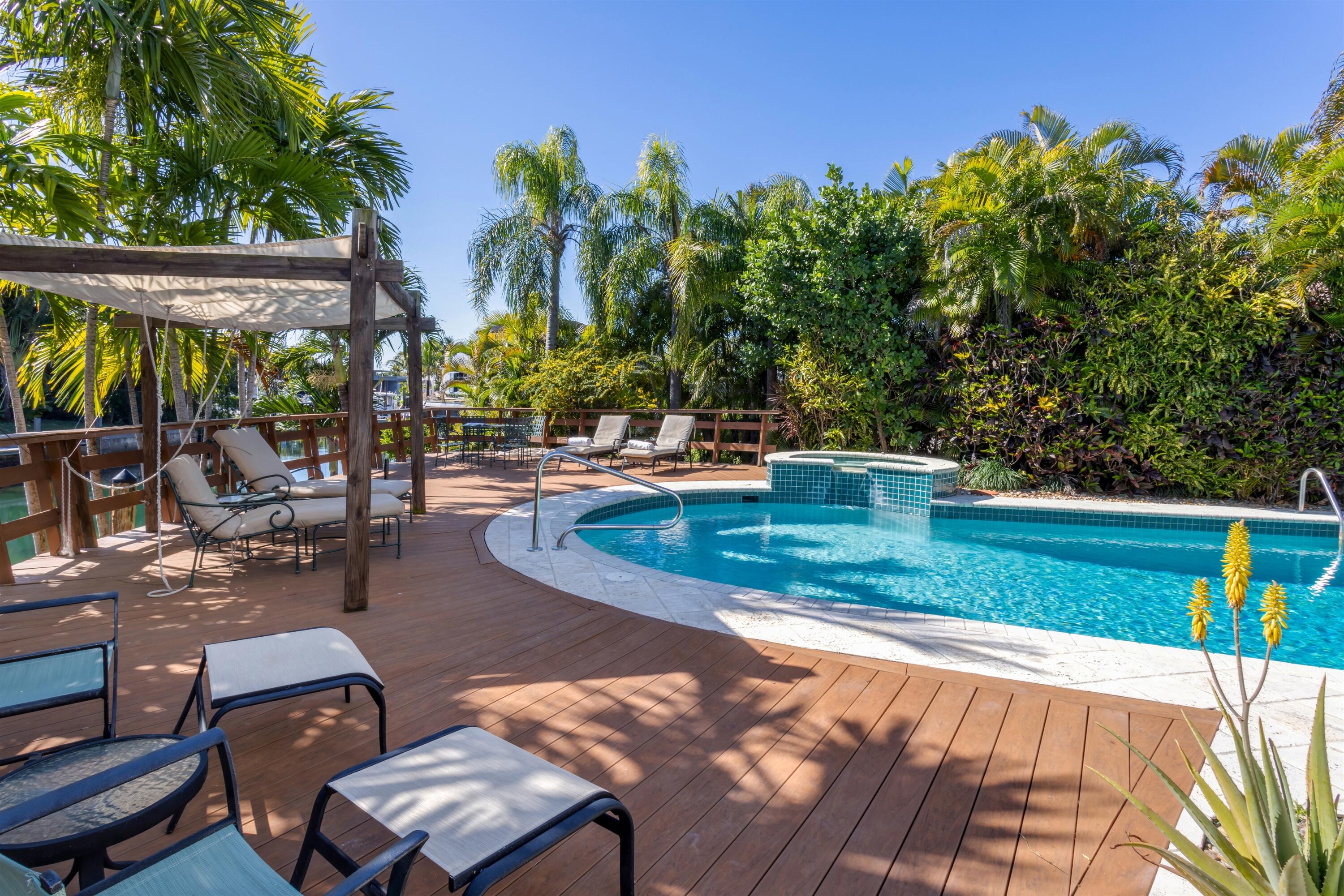 Sun N' Surf - Residential