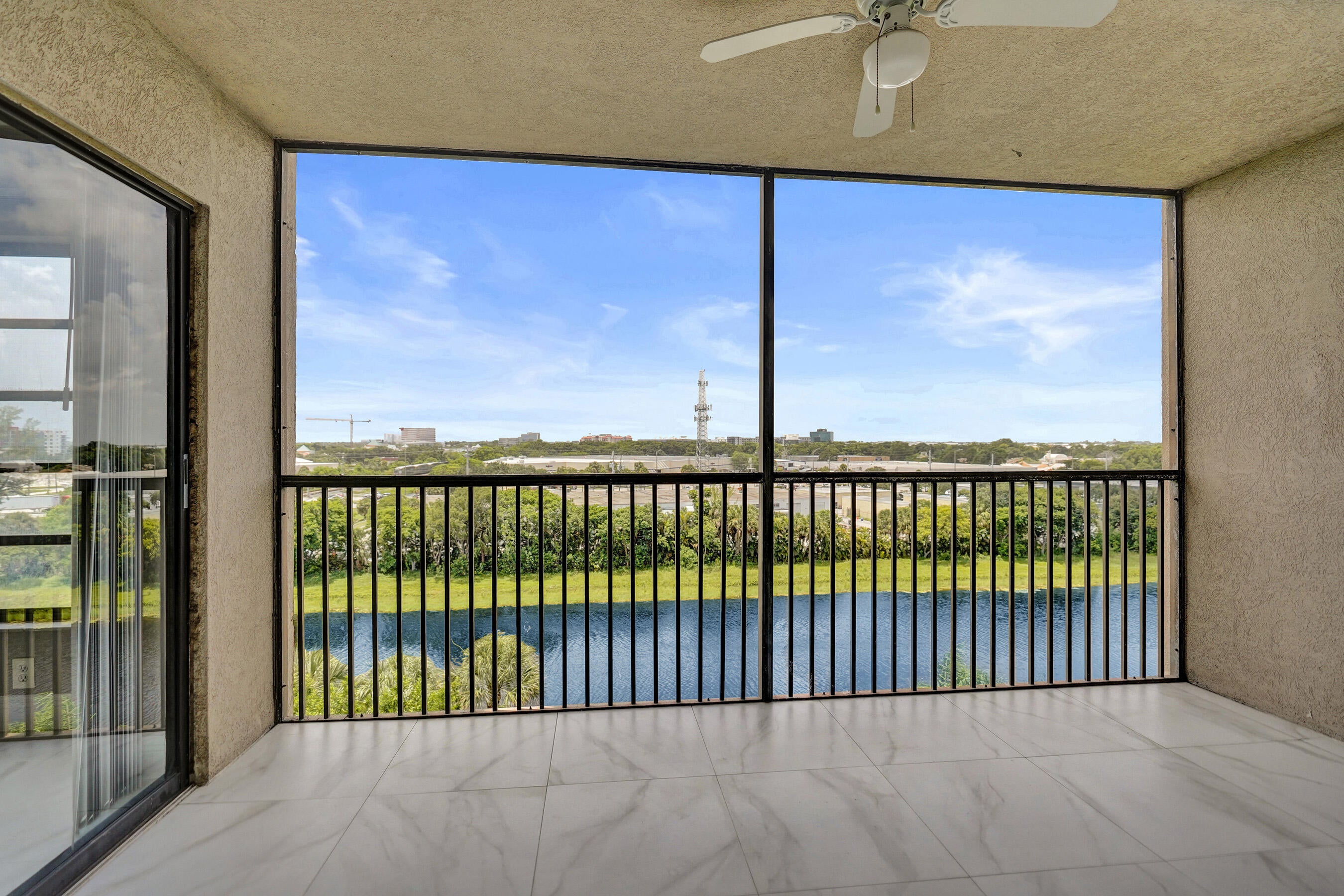 2200 S Cypress Bend Drive 707, Pompano Beach FL 33069