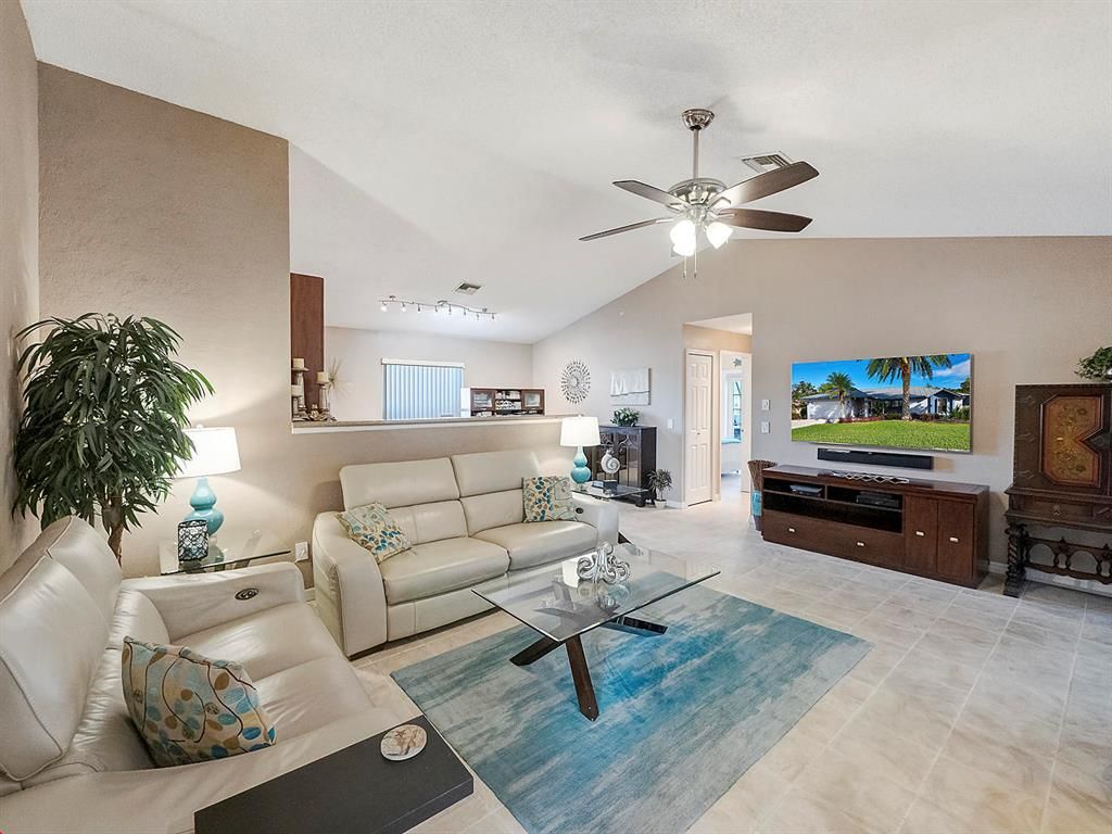 Photo of 933 SE Bayfront Avenue, Port Saint Lucie, FL 34983 (MLS # R10692470)