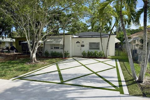 Tiny photo for 1946 Rodman Street, Hollywood, FL 33020 (MLS # B26012151)
