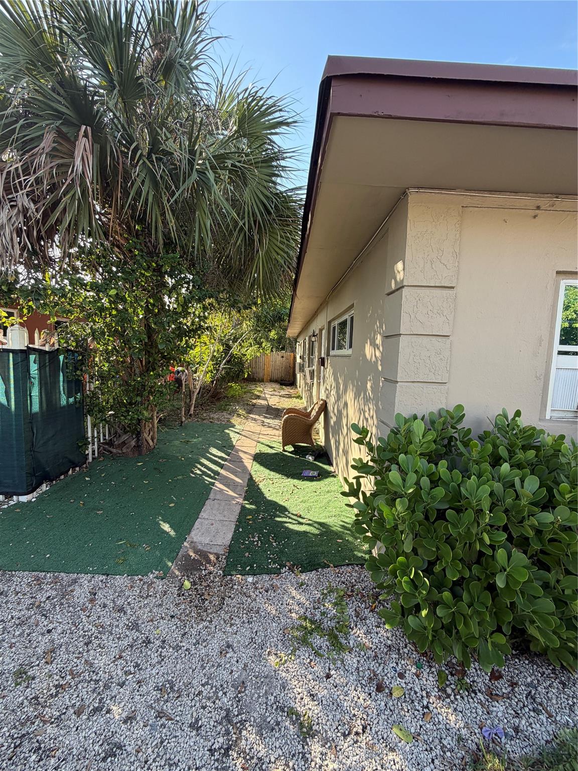 LINCOLN PARK - Residential Income