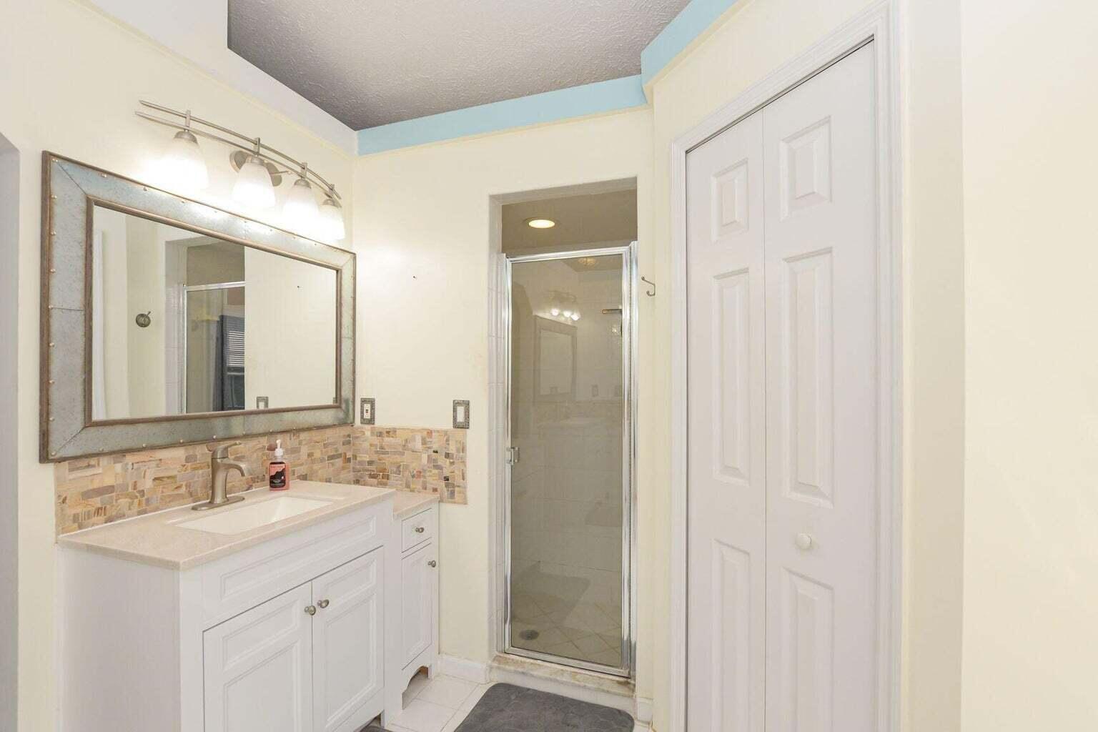 Oleander Pines - Residential