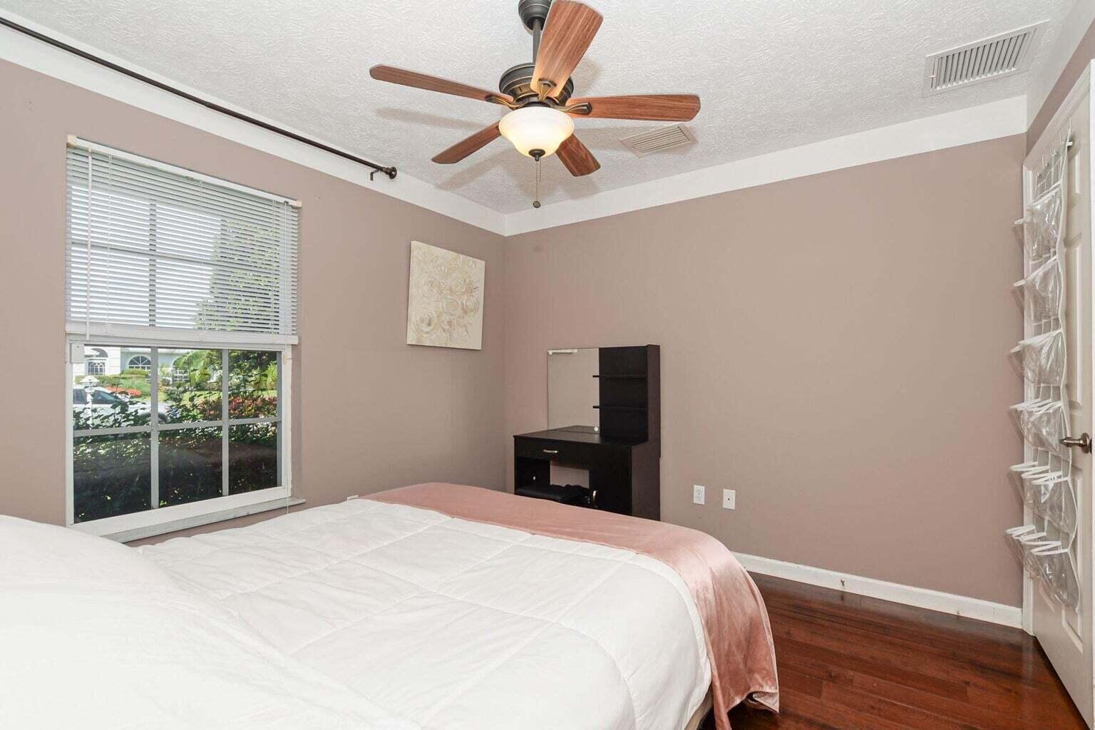 Oleander Pines - Residential