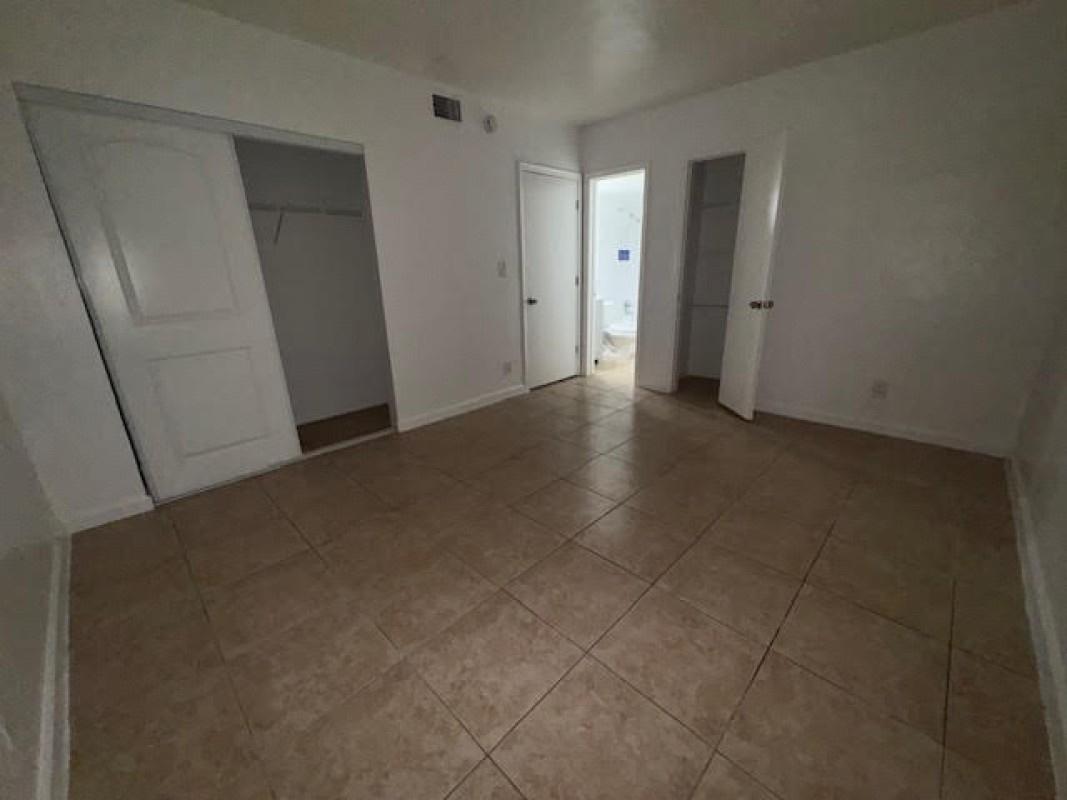 Lauderdale 2-9 D - Residential Lease