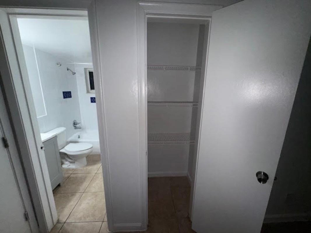 Lauderdale 2-9 D - Residential Lease