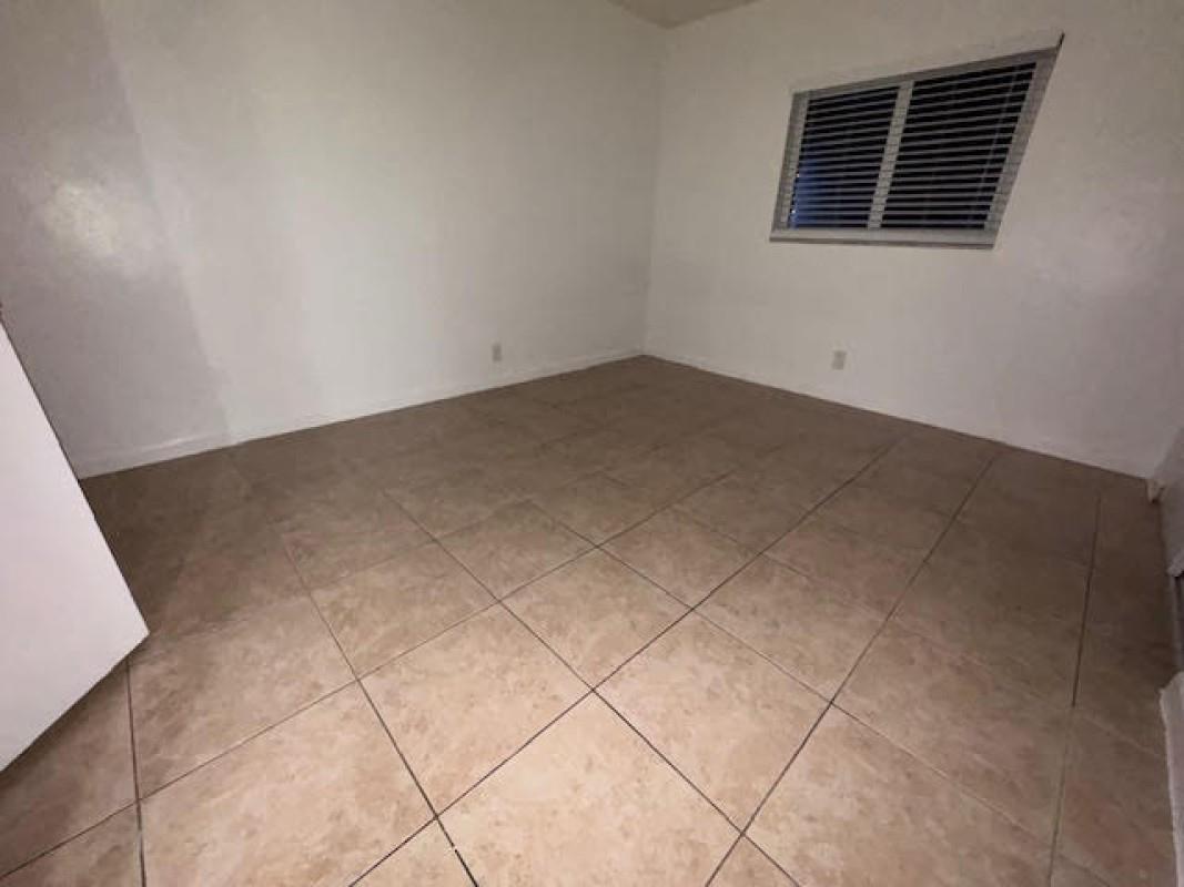 Lauderdale 2-9 D - Residential Lease