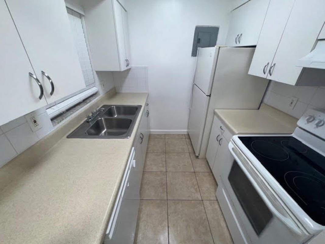 Lauderdale 2-9 D - Residential Lease