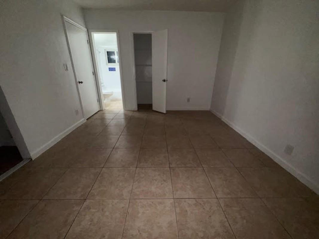 Lauderdale 2-9 D - Residential Lease