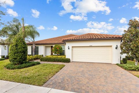 Photo of 4658 Pratt Circle, Vero Beach, FL 32967 (MLS # R11144564)
