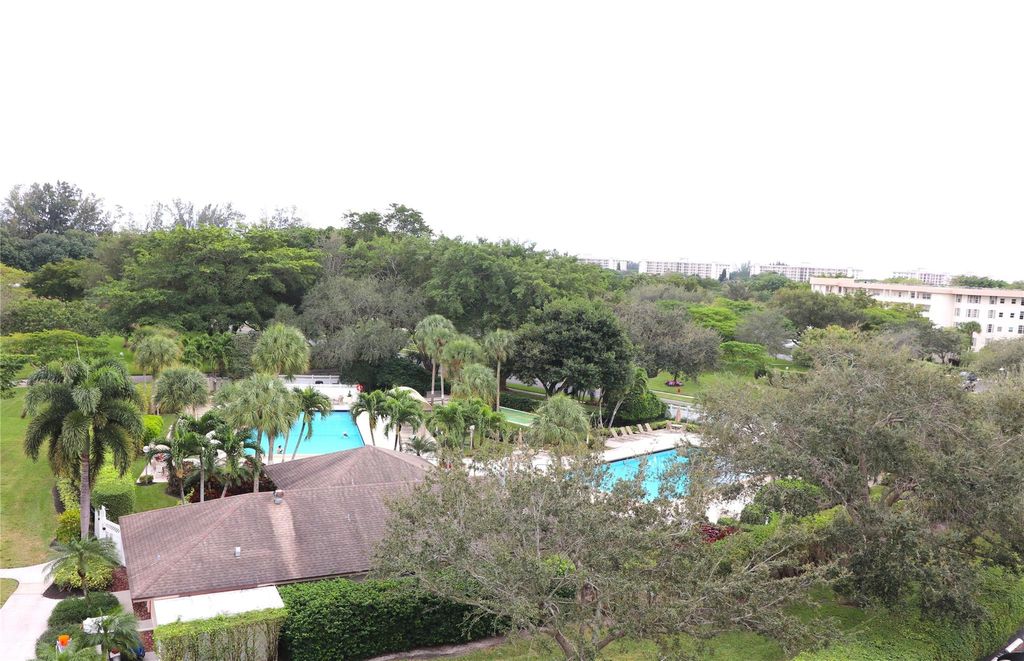 Photo of 3503 Oaks Way #501, Pompano Beach, FL 33069 (MLS # F10416662)