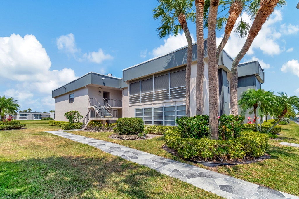 Photo of 76 Piedmont B, Delray Beach, FL 33484 (MLS # R11031412)