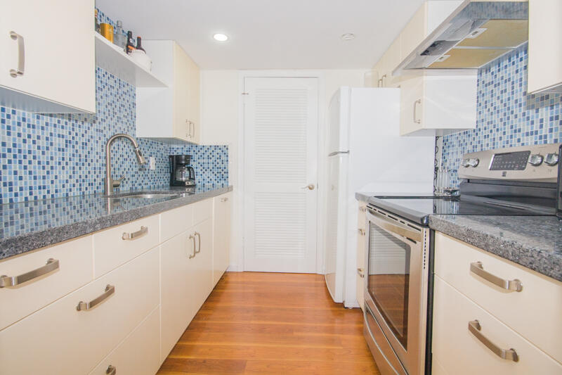 View photos, virtual tours, details... 301 Croton Avenue 405