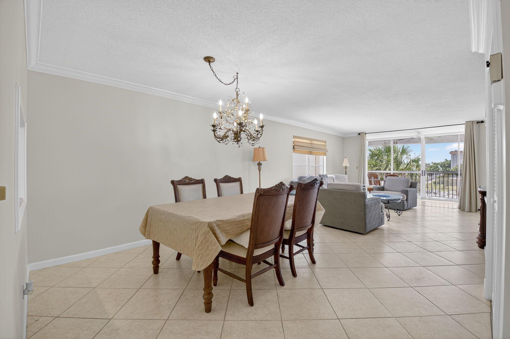 2717 Florida Boulevard 320