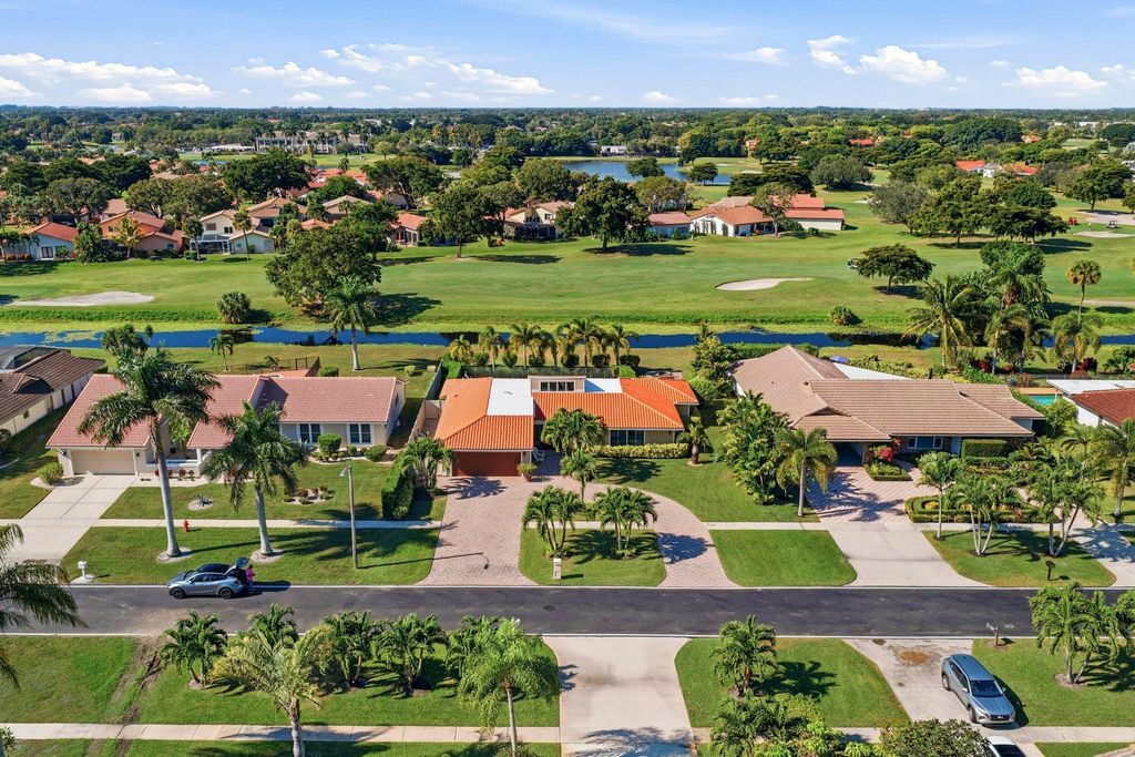 Photo of 11327 Wingfoot Drive, Boynton Beach, FL 33437 (MLS # R11142414)