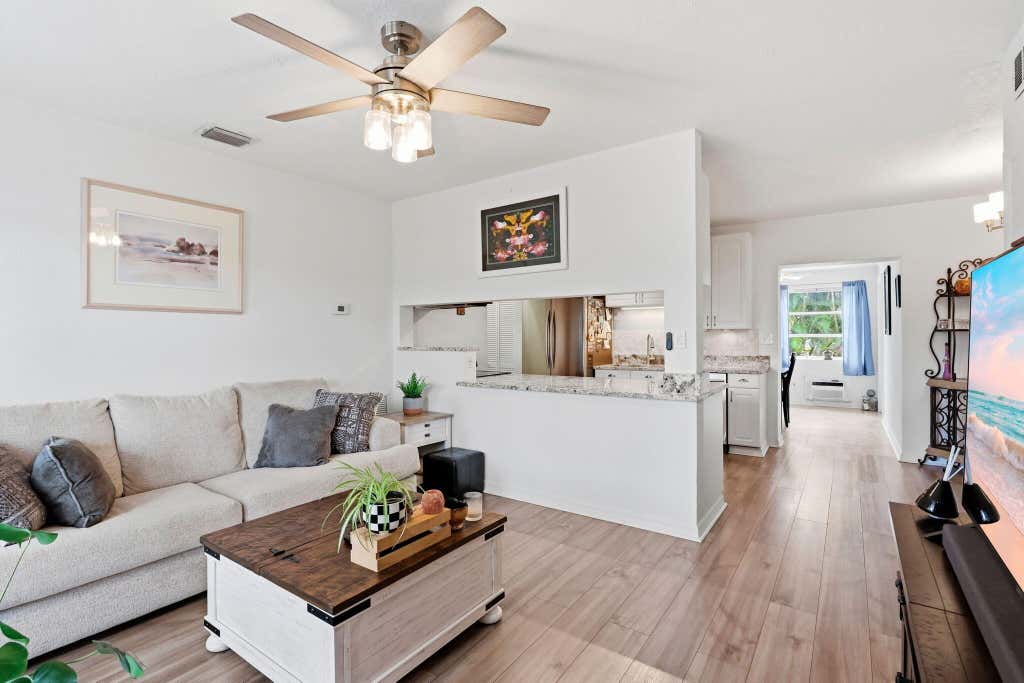 Photo of 156 Granada Drive, Palm Springs, FL 33461 (MLS # B26067121)