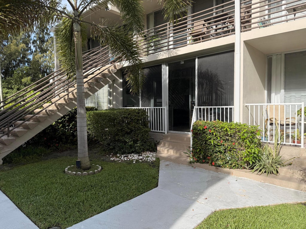 Photo of 901 N Birch Road #7D, Fort Lauderdale, FL 33304 (MLS # B26073189)