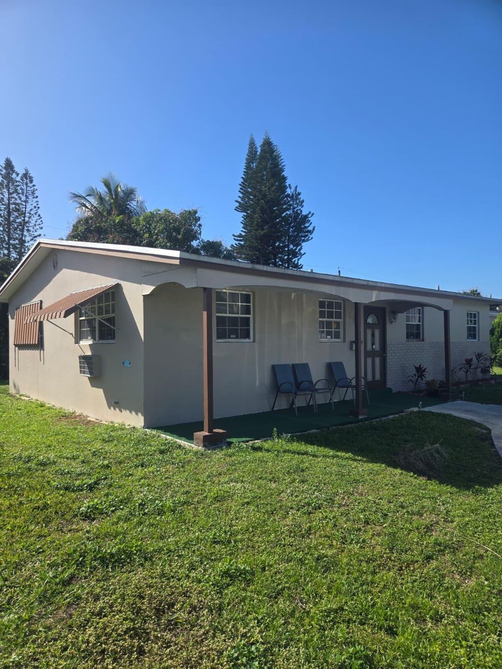 Photo of 709 SW 4th Street, Hallandale Beach, FL 33009 (MLS # R11162850)