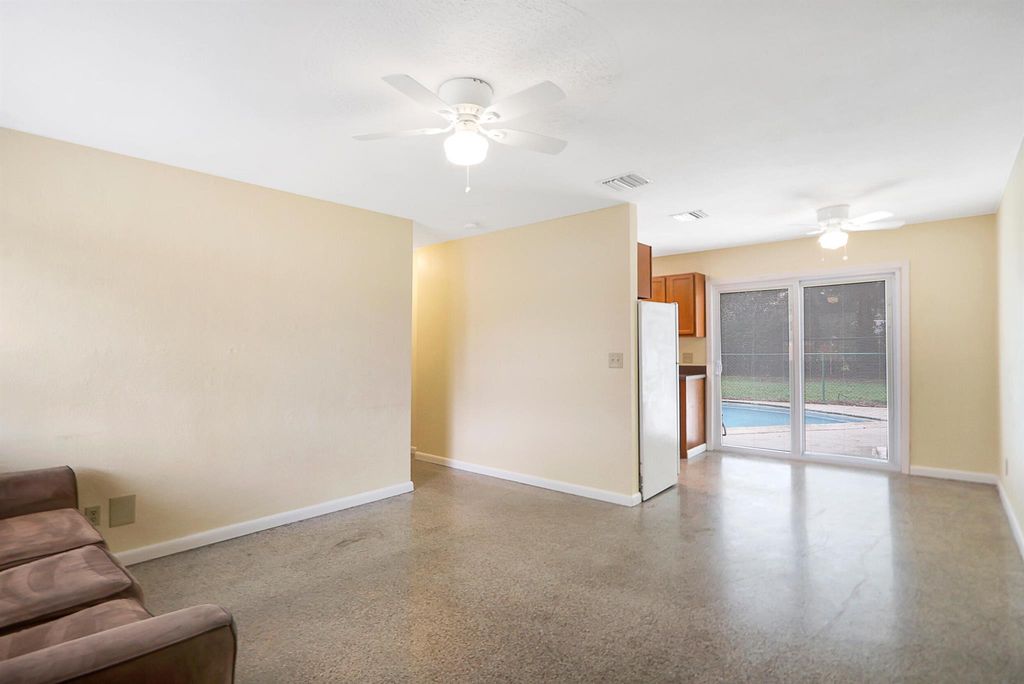 Photo of 801 W Wisteria Avenue, Fort Pierce, FL 34982 (MLS # R10951473)