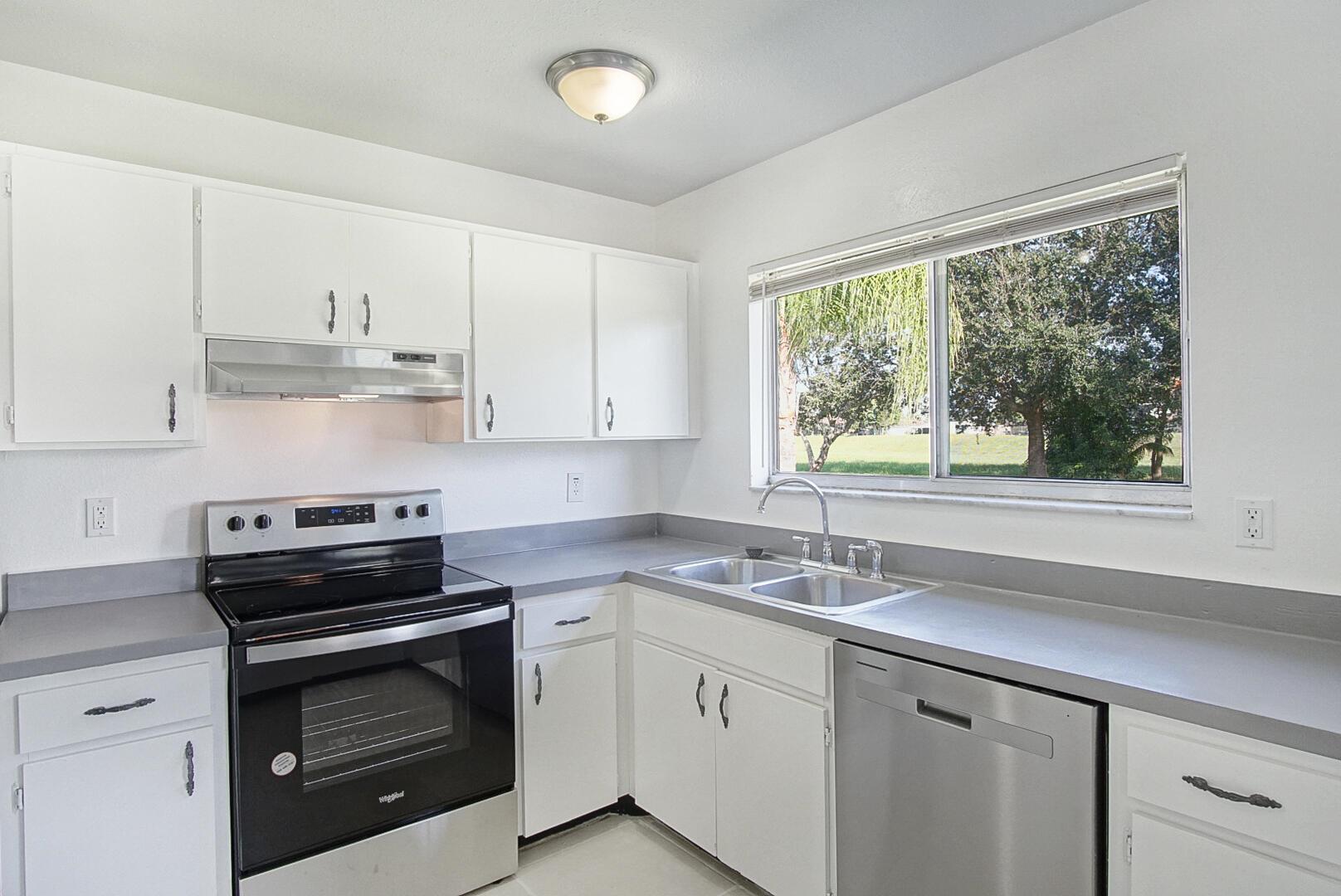 PORT ST LUCIE SECTION 42 - Residential Lease