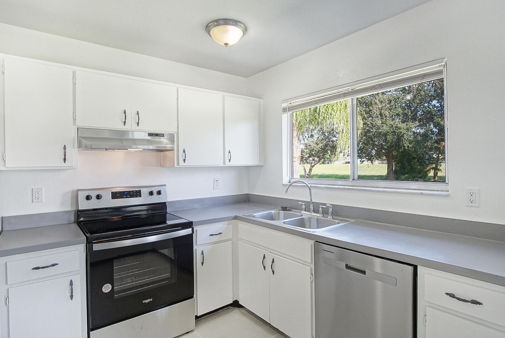 PORT ST LUCIE SECTION 42 1ST REPLAT - Residential Lease