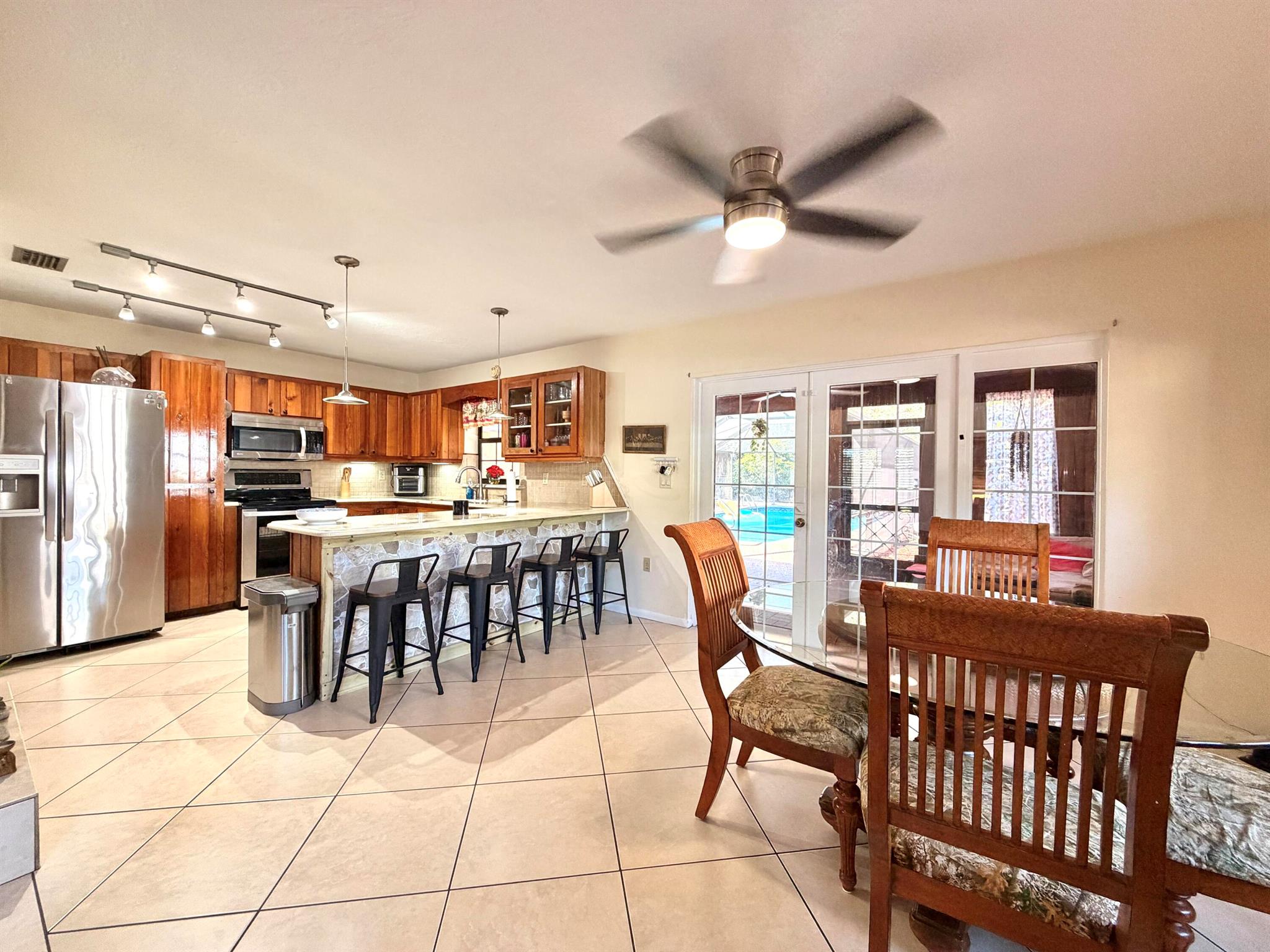 BET-HER ACRES - Residential