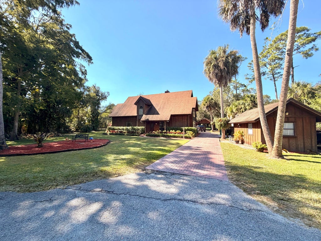 Photo of 505 SE 18th Way, Okeechobee, FL 34974 (MLS # R11141140)