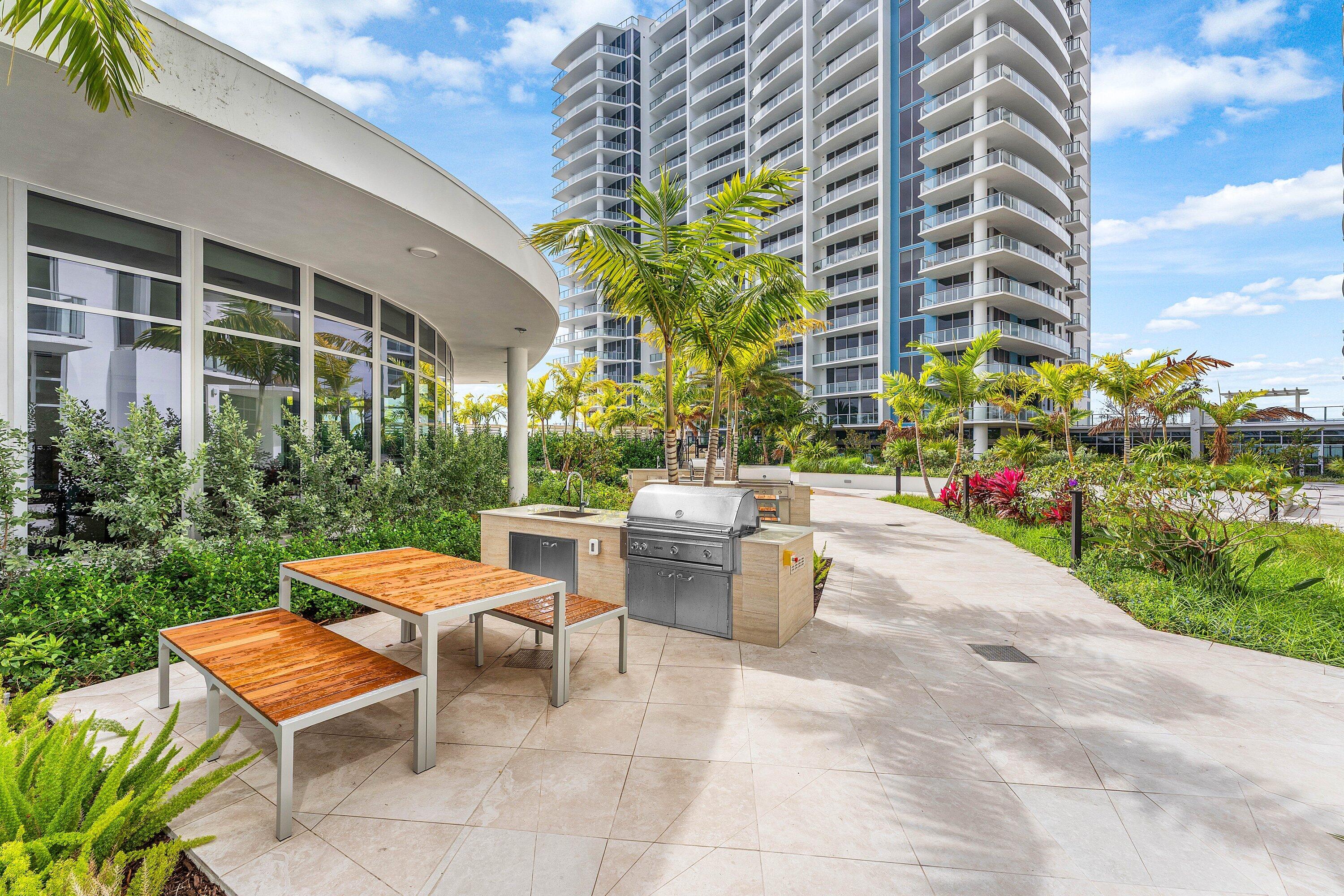 Nautilus 220 Condominium - Residential