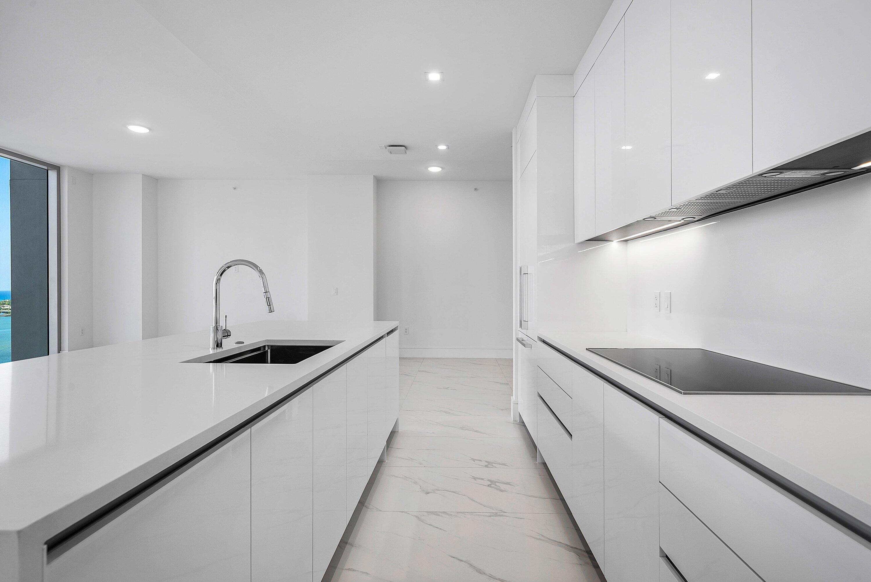 Nautilus 220 Condominium - Residential