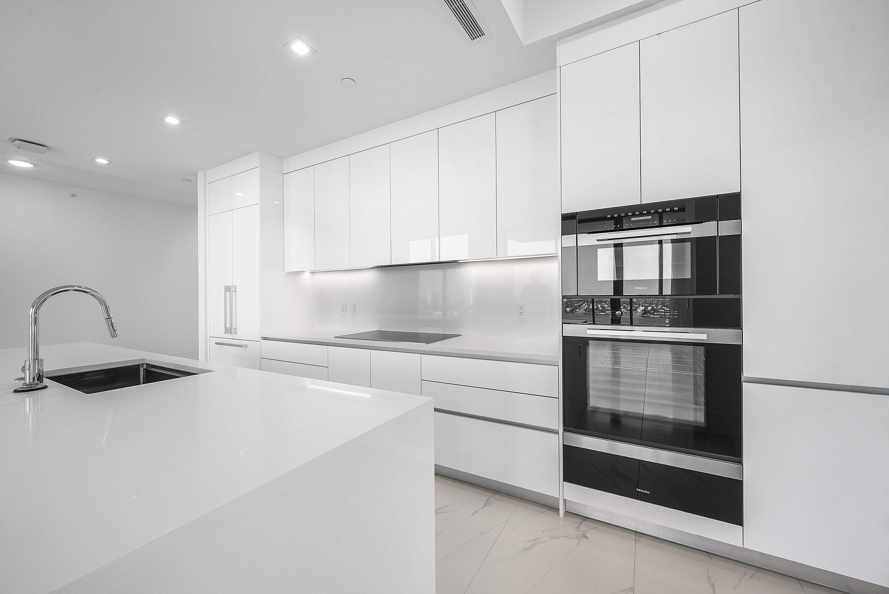 Nautilus 220 Condominium - Residential