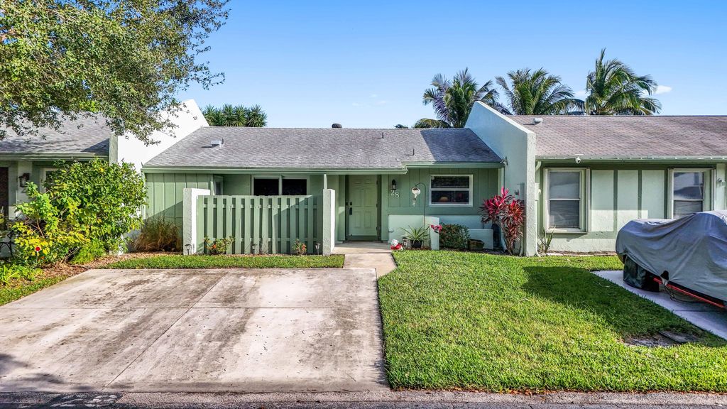 Photo of 28 Camden Lane, Boynton Beach, FL 33426 (MLS # R10940455)