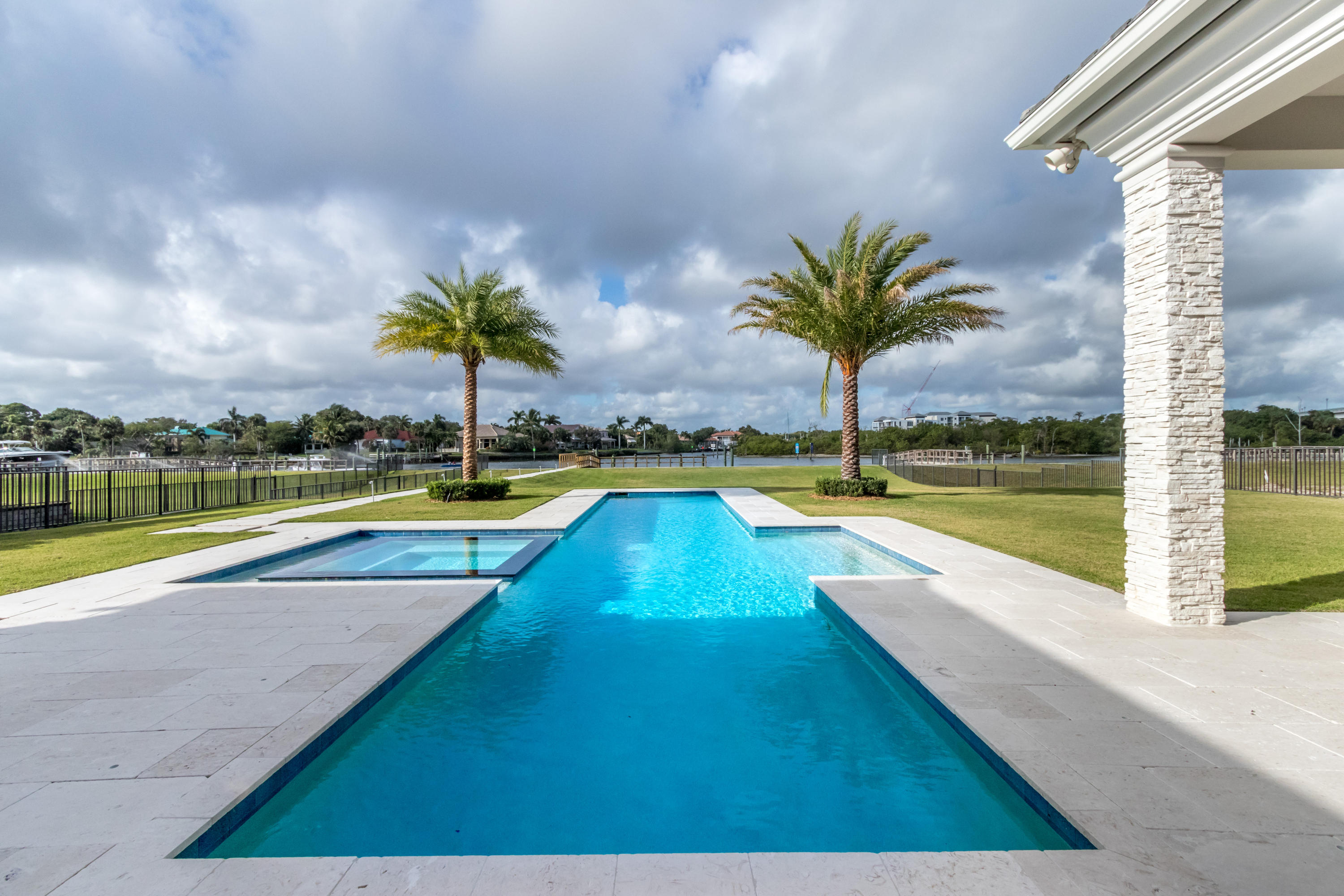 Frenchman's Harbor - Residential