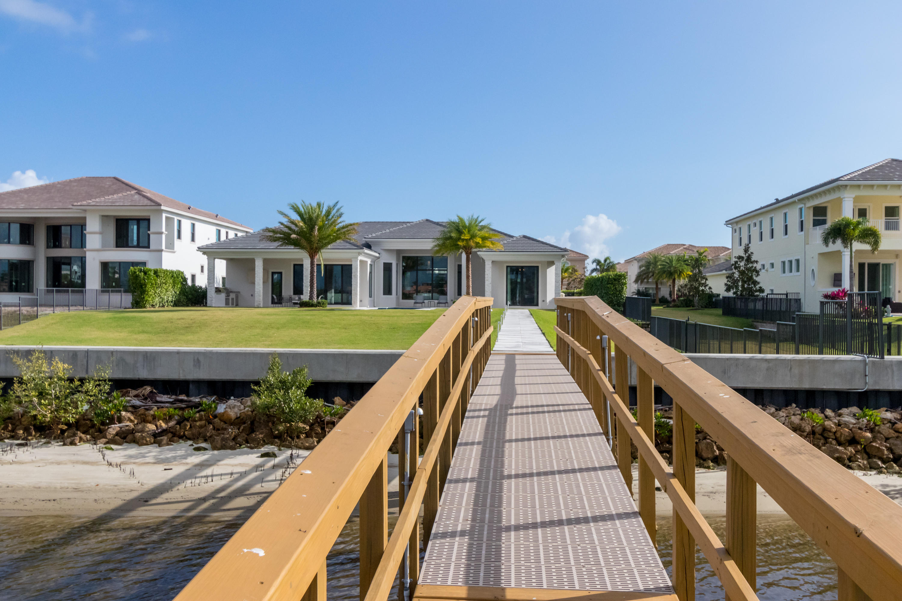 Frenchman's Harbor - Residential