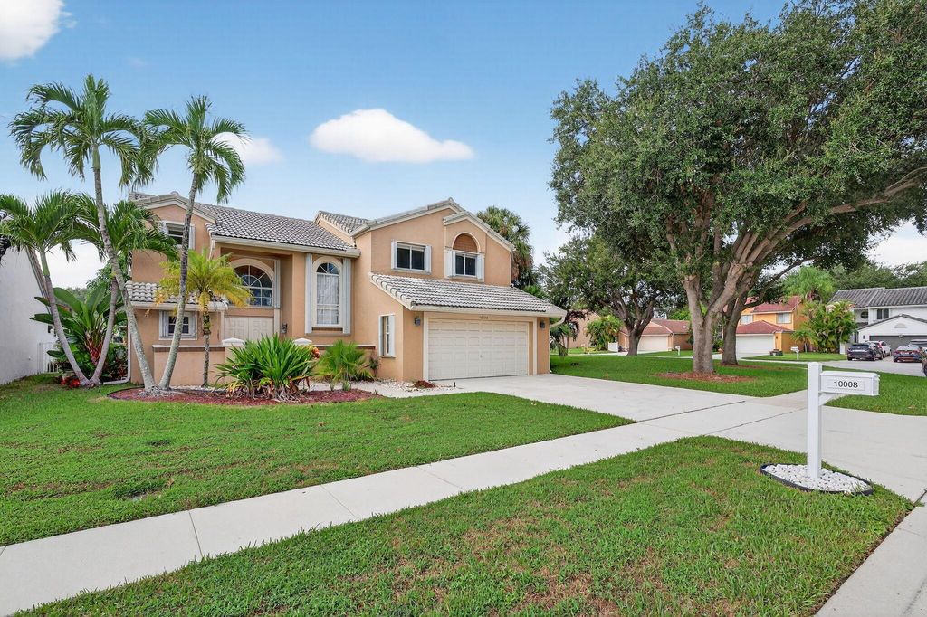 Photo of 10008 Country Brook Road, Boca Raton, FL 33428 (MLS # R11119789)