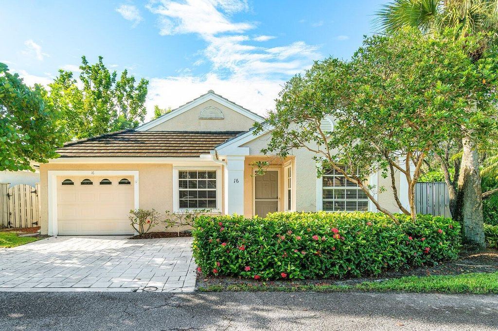 Photo of 16 Commodore Place, Palm Beach Gardens, FL 33418 (MLS # R11126609)