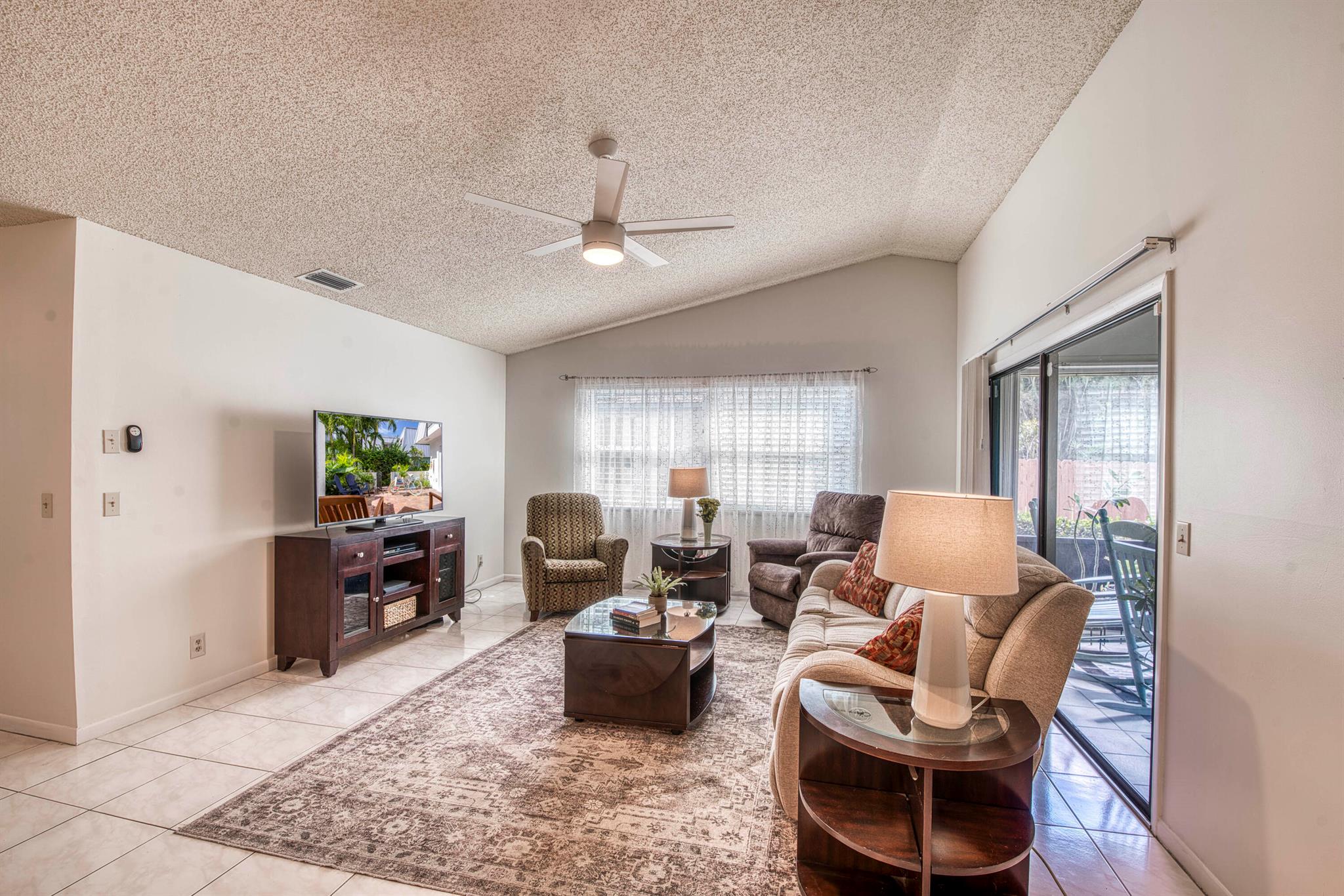 6690 SE Raintree Avenue