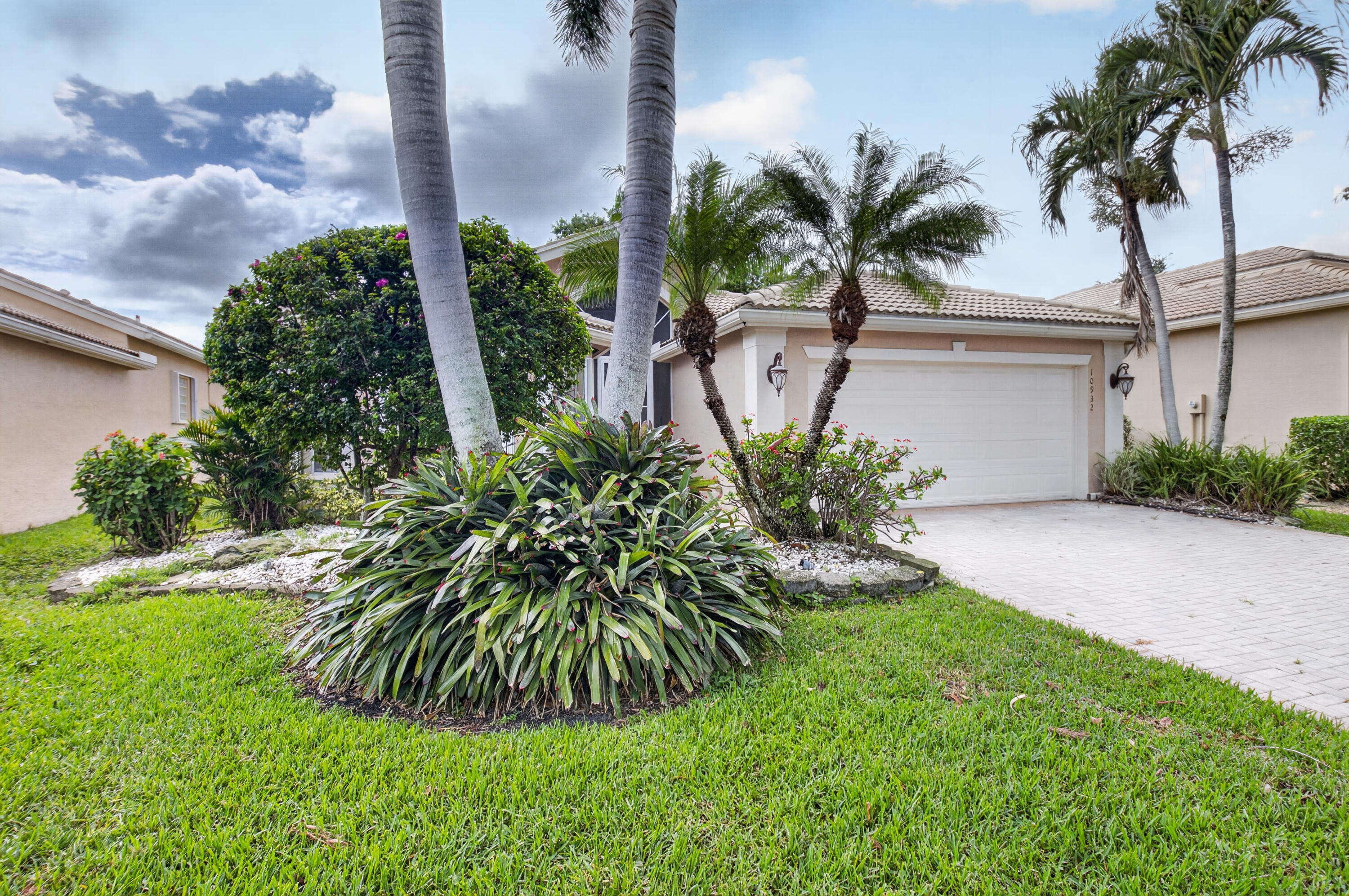10932 Skyland Point