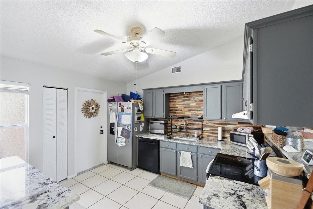 PORT ST LUCIE SECTION 12 - Residential