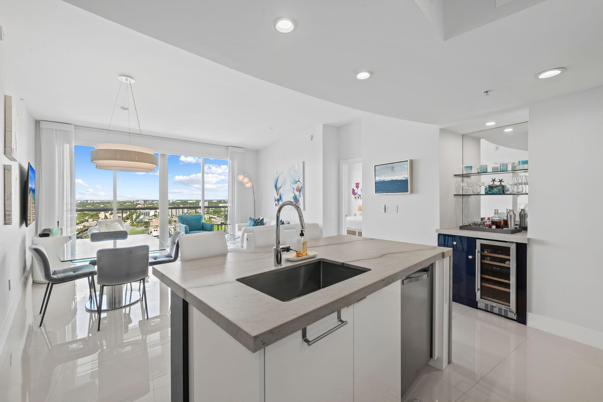 1 N OCEAN Boulevard 1713