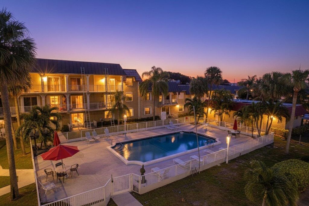 Photo of 475 SE 8th Street #119, Deerfield Beach, FL 33441 (MLS # R11165087)