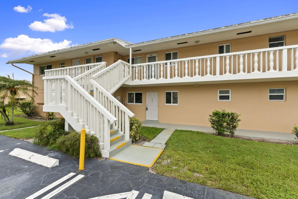 Photo of 2192 NE 1ST Way #102, Boynton Beach, FL 33435 (MLS # B26084539)