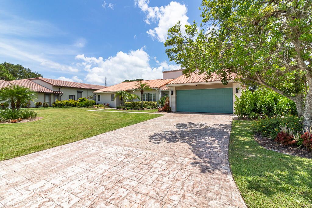 Photo of 2385 SW Creekside Drive, Palm City, FL 34990 (MLS # R11142474)