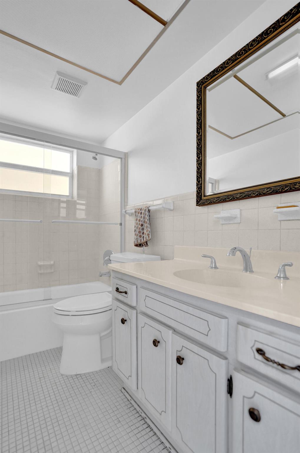 LIGHTHOUSE BAY CONDO - Residential Lease