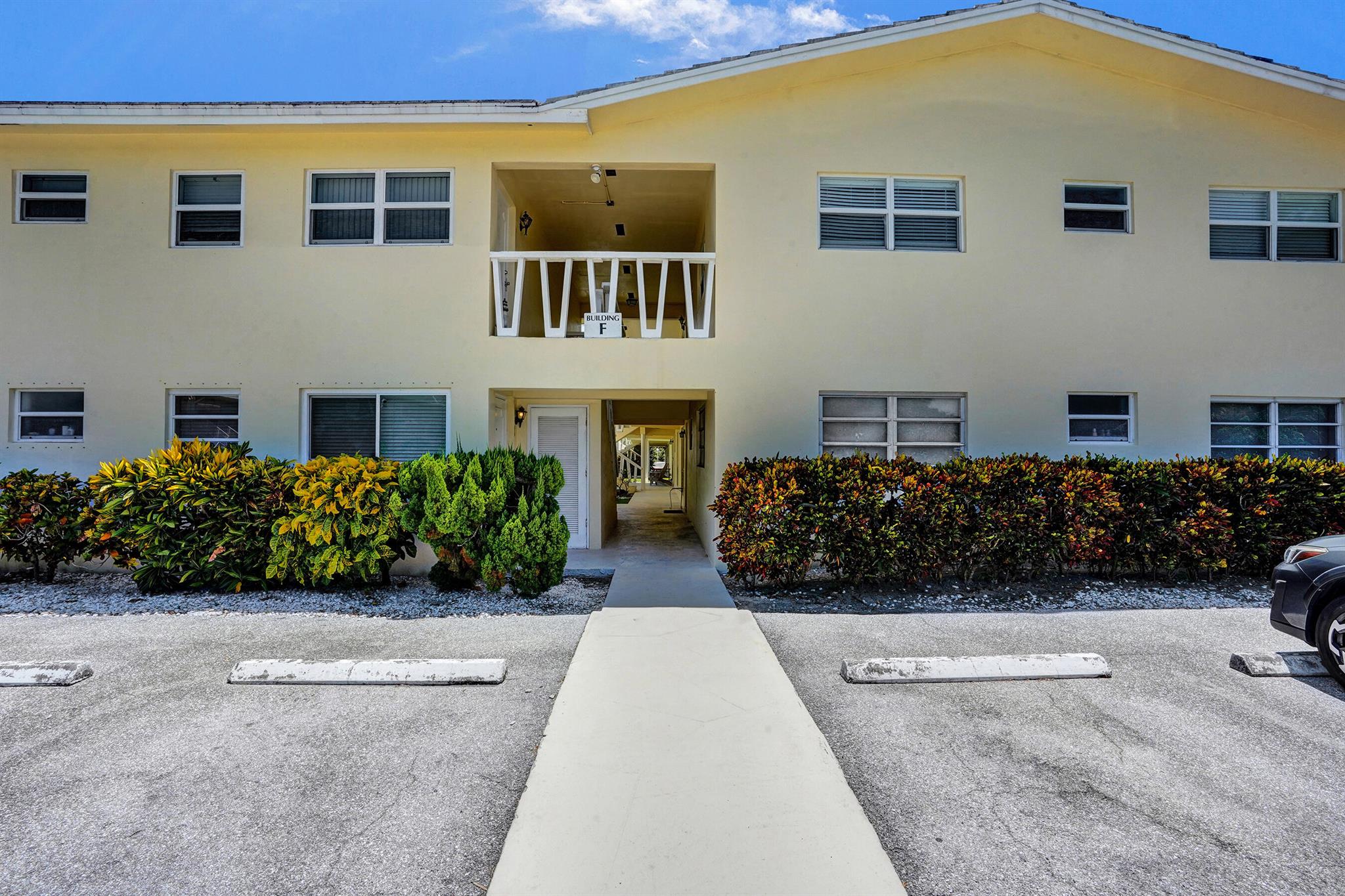 LIGHTHOUSE BAY CONDO - Residential Lease